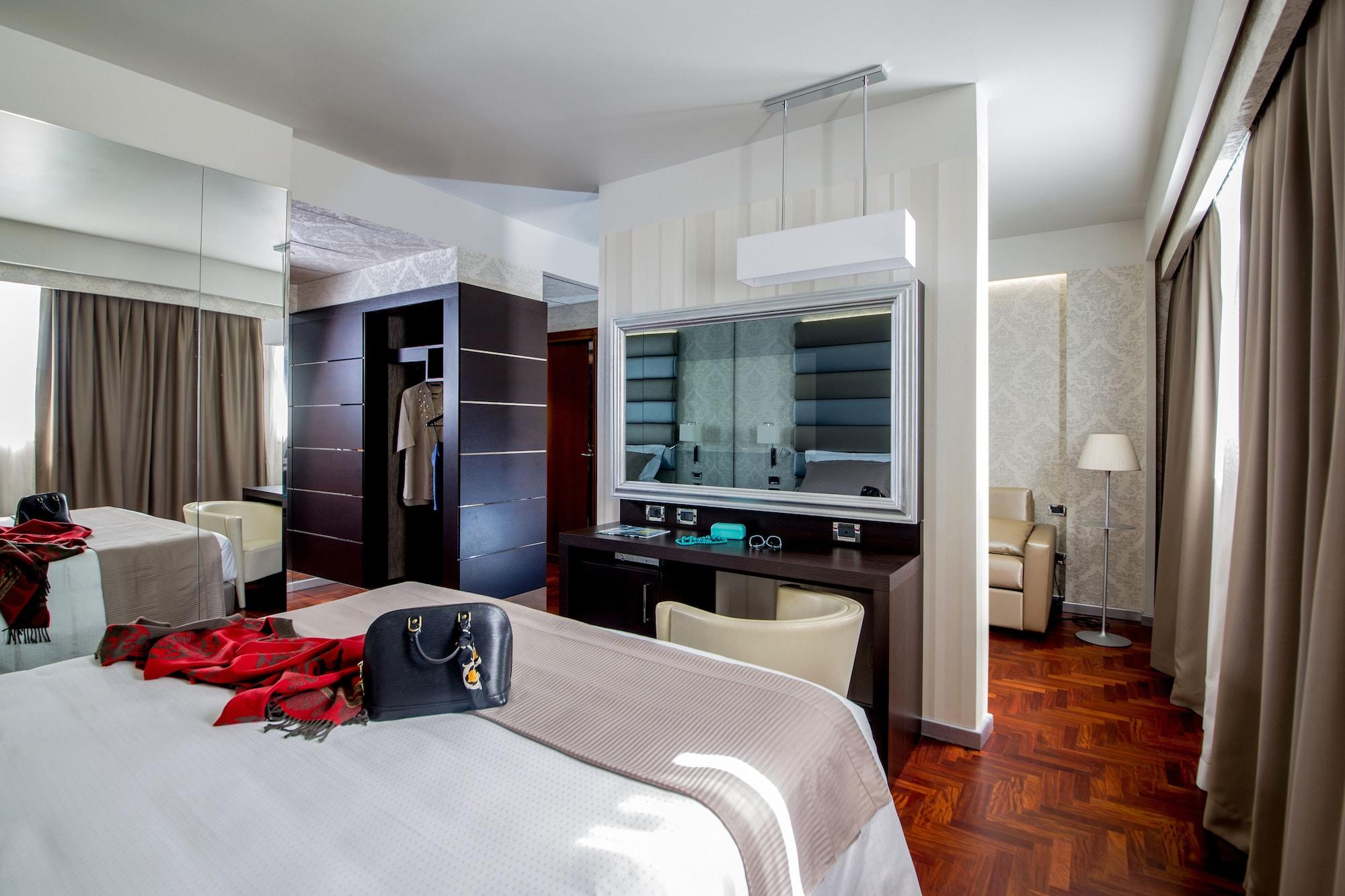 Enea Hotel Помеция Экстерьер фото